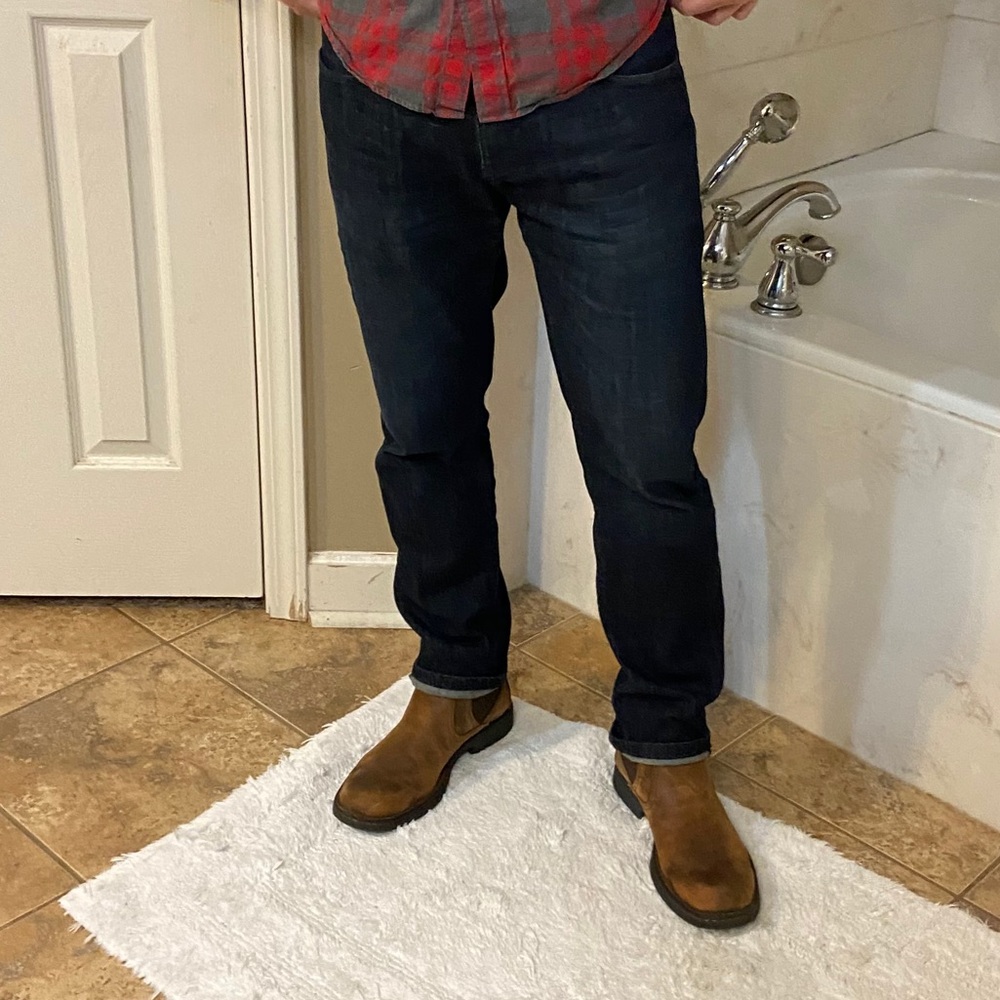 Perry Ellis 32x30 dark jeans